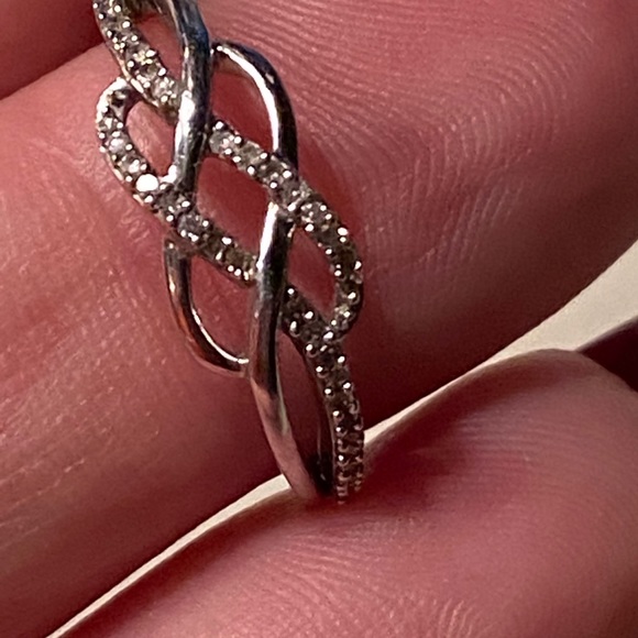 Sold - Picture 4 of 7